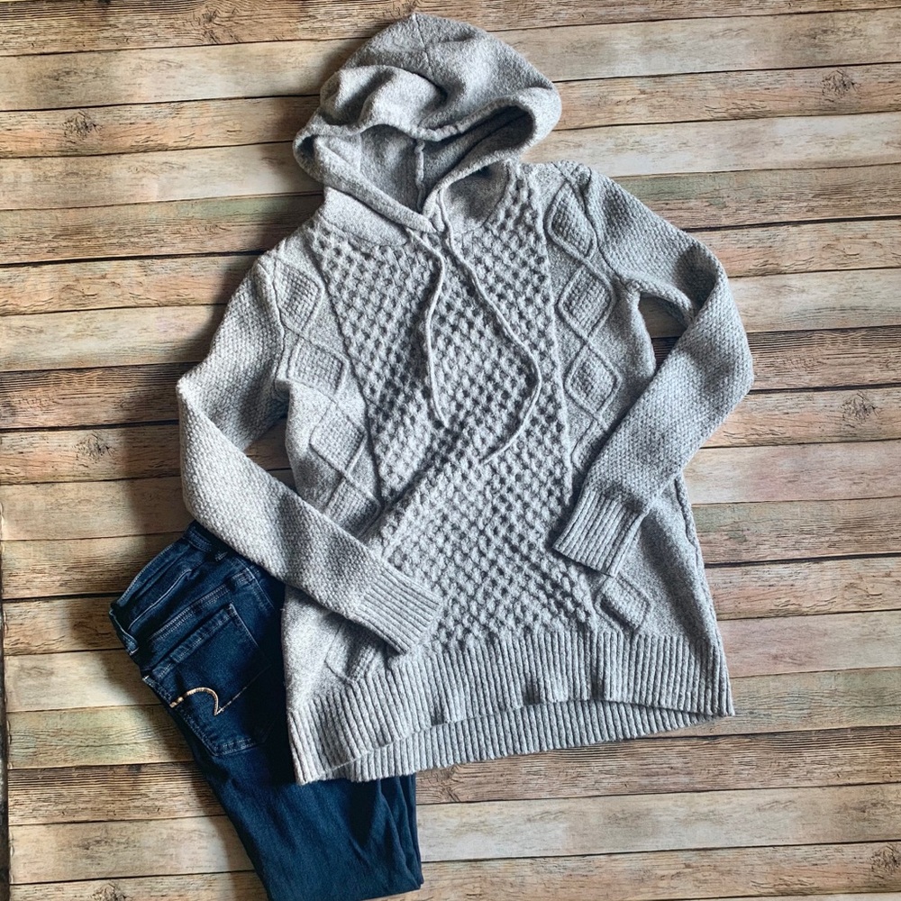 American Eagle gray Sweater with hood